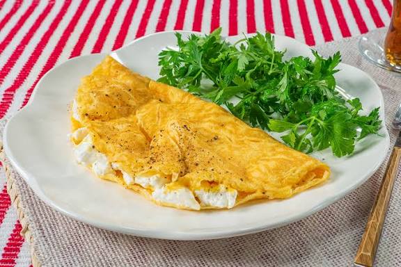 PEYNİRLİ OMLET