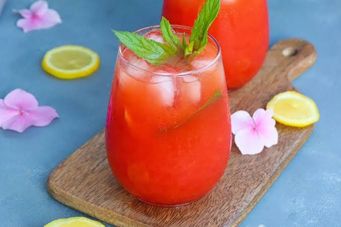 ÇİLEKLİ LİMONATA