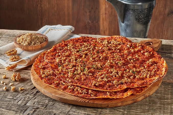 CEVİZLİ LAHMACUN
