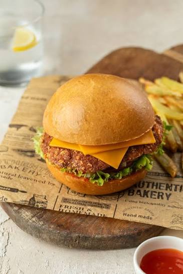 CHEDDAR TAVUK BURGER