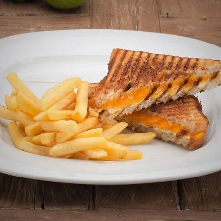 KAŞARLI TOST + CİPS