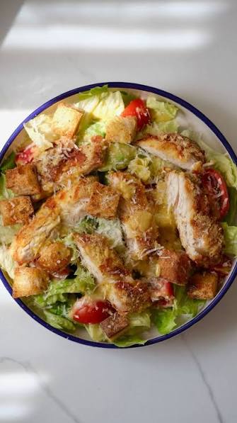 TAVUKLU SEZAR SALATA